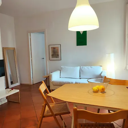 Cute 1 Bedroom Apt. Super Location. R.k Lejlighed