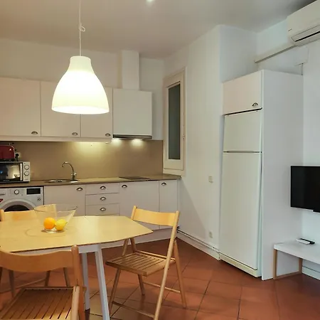 Cute 1 Bedroom Apt. Super Location. R.k Lejlighed Barcelona