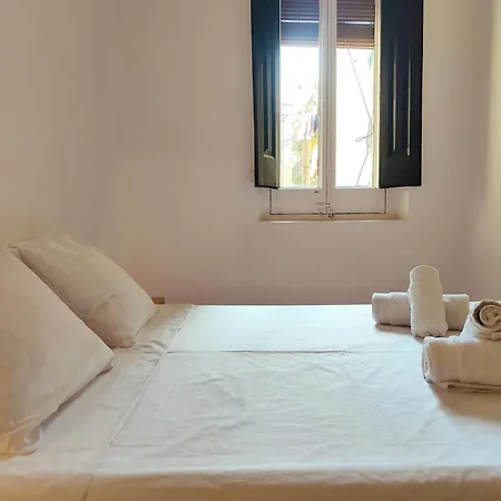 Cute 1 Bedroom Apt. Super Location. R.k * Barcelona